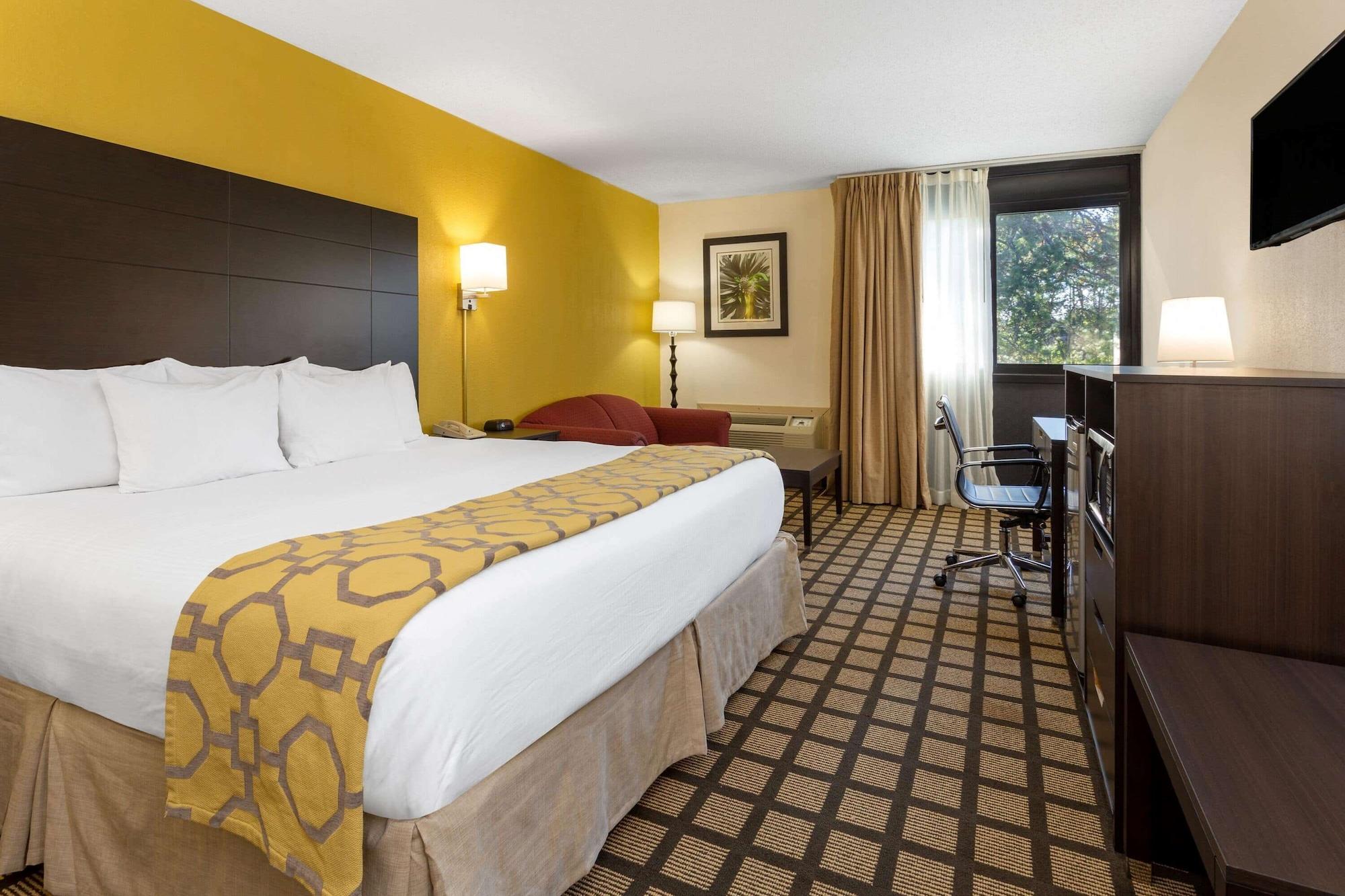 Baymont By Wyndham Queensbury/Lake George Ngoại thất bức ảnh