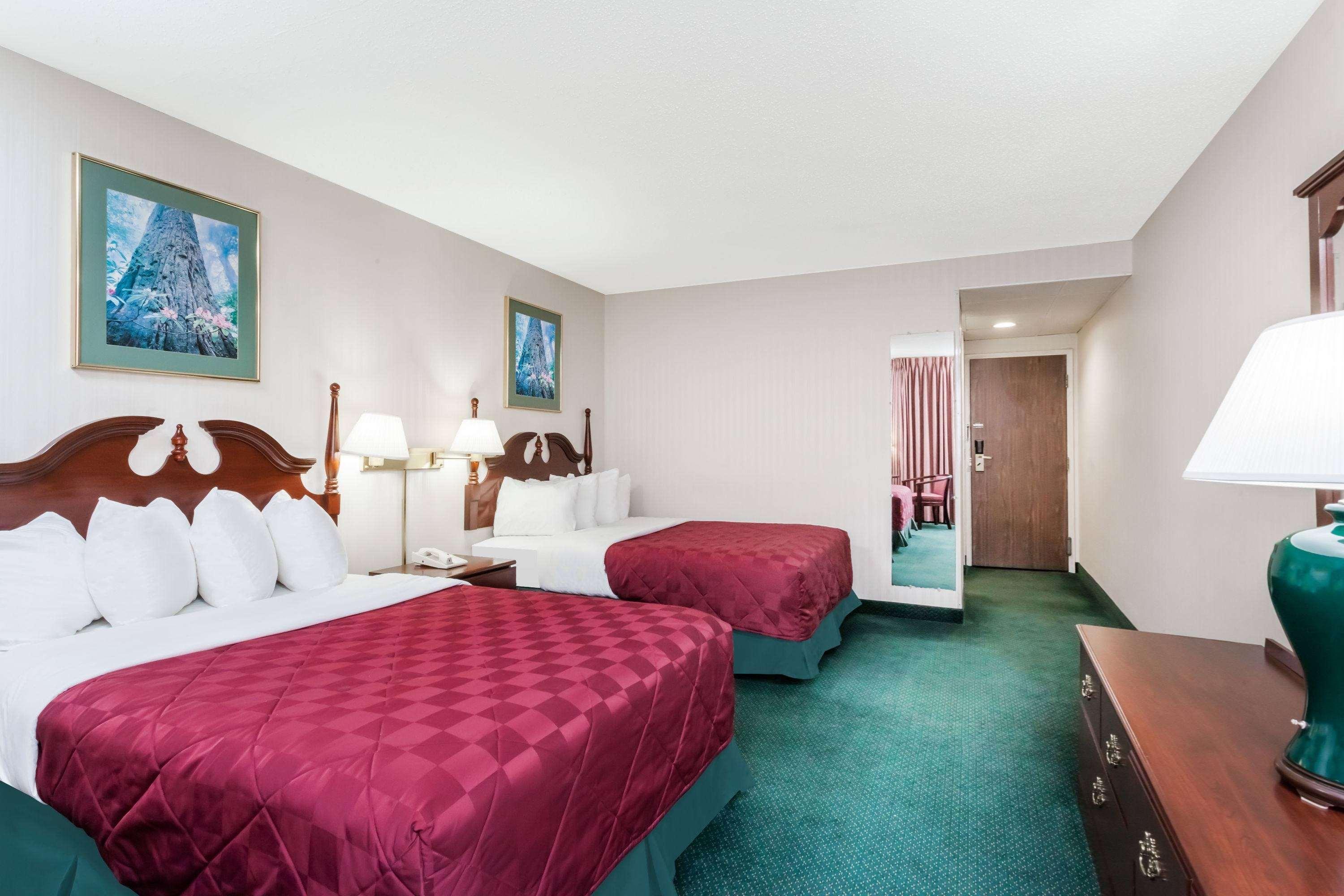 Baymont By Wyndham Queensbury/Lake George Ngoại thất bức ảnh