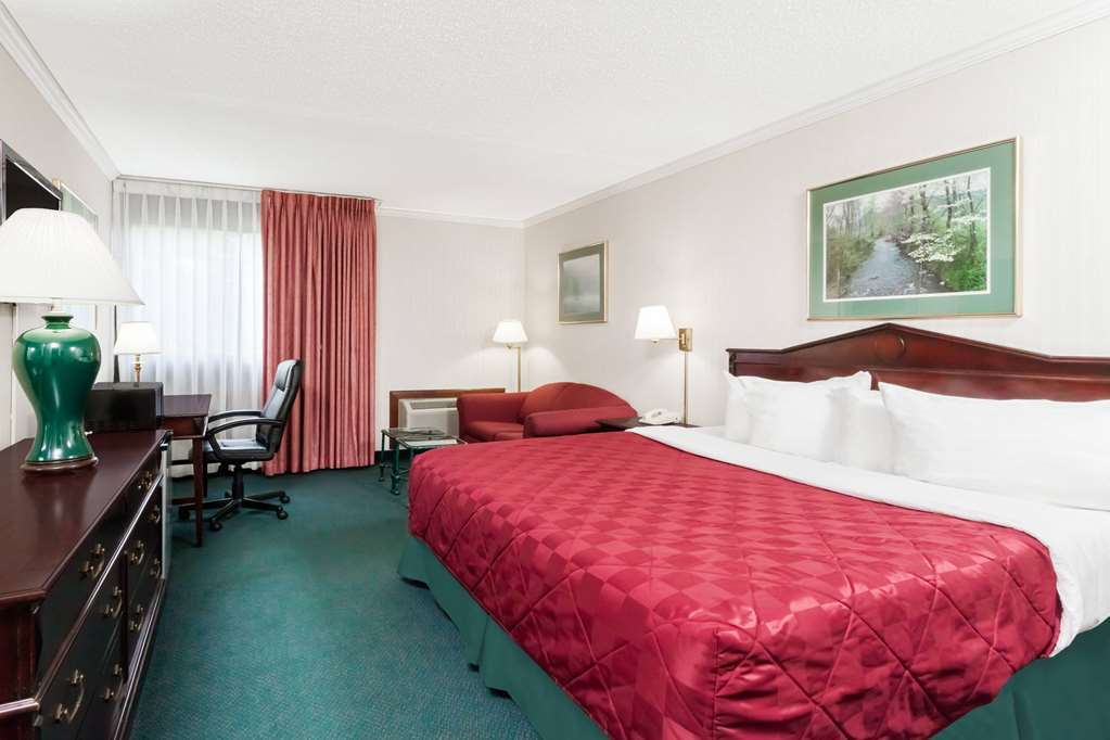 Baymont By Wyndham Queensbury/Lake George Ngoại thất bức ảnh
